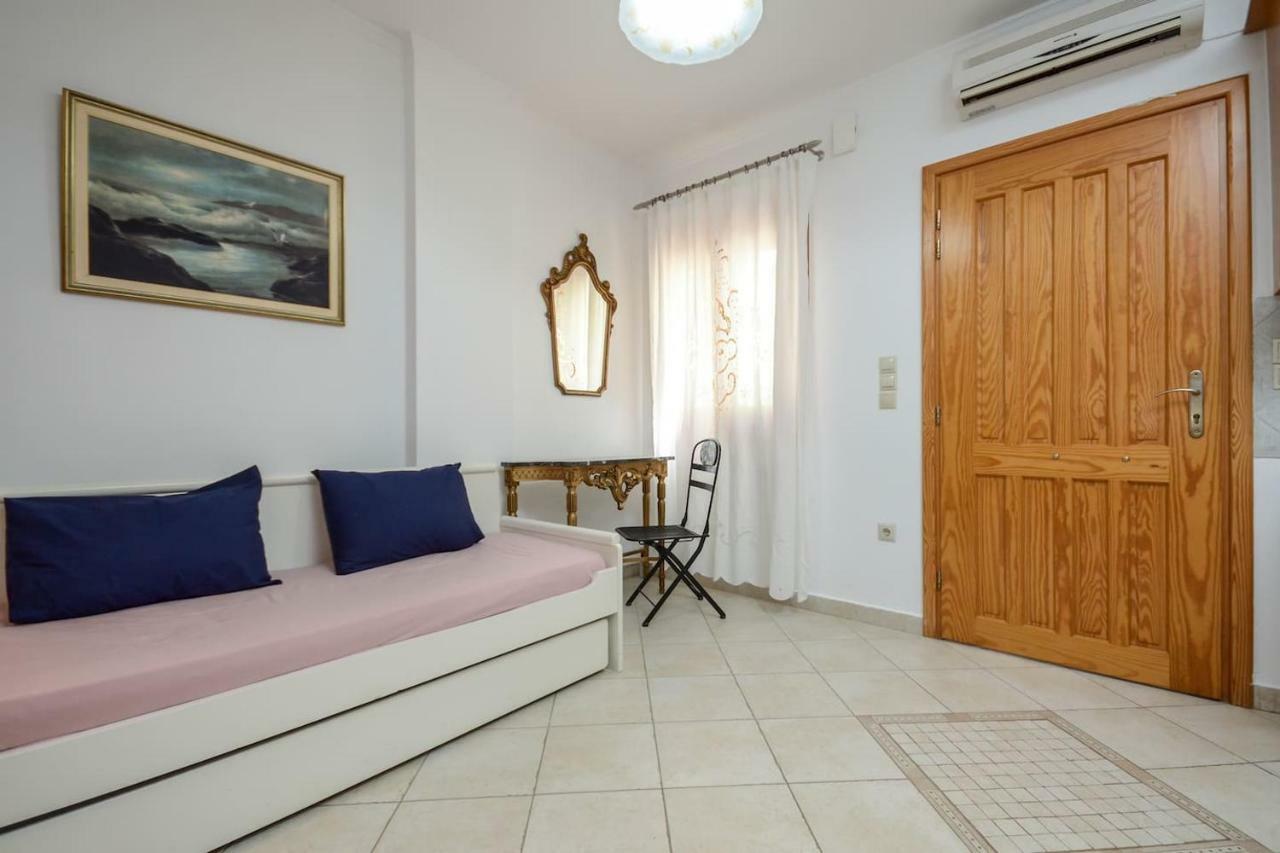 Independent AGAPITOS APART , 2BDRM, private patio Naxos City Buitenkant foto