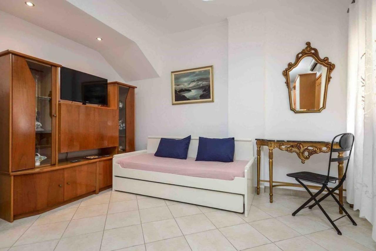 Independent AGAPITOS APART , 2BDRM, private patio Naxos City Buitenkant foto