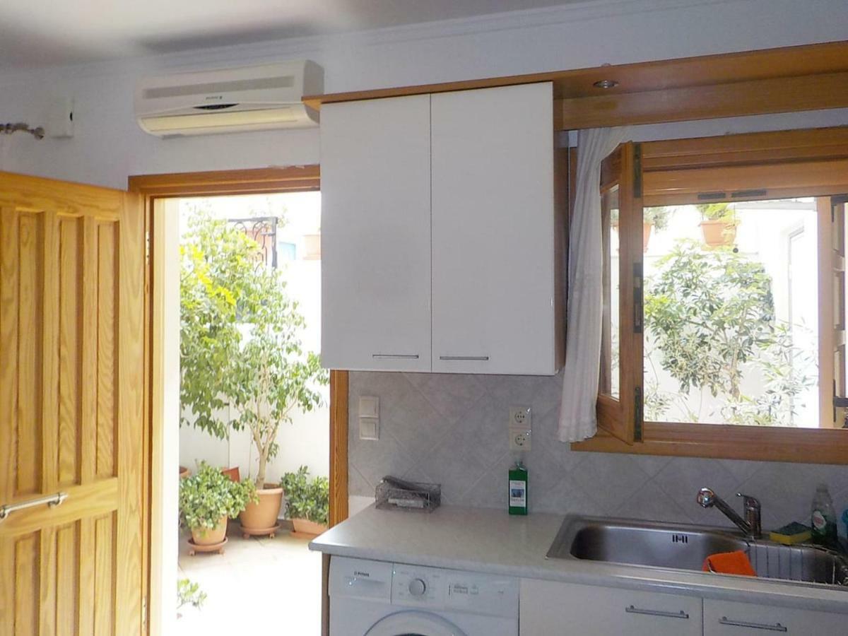 Independent AGAPITOS APART , 2BDRM, private patio Naxos City Buitenkant foto