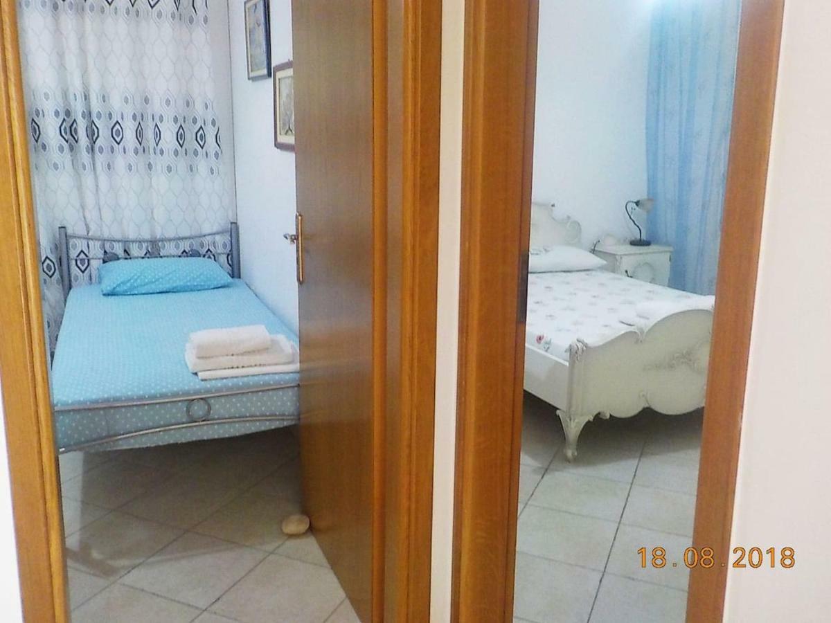 Independent AGAPITOS APART , 2BDRM, private patio Naxos City Buitenkant foto